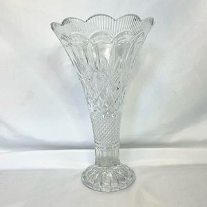 Crystal glass vase